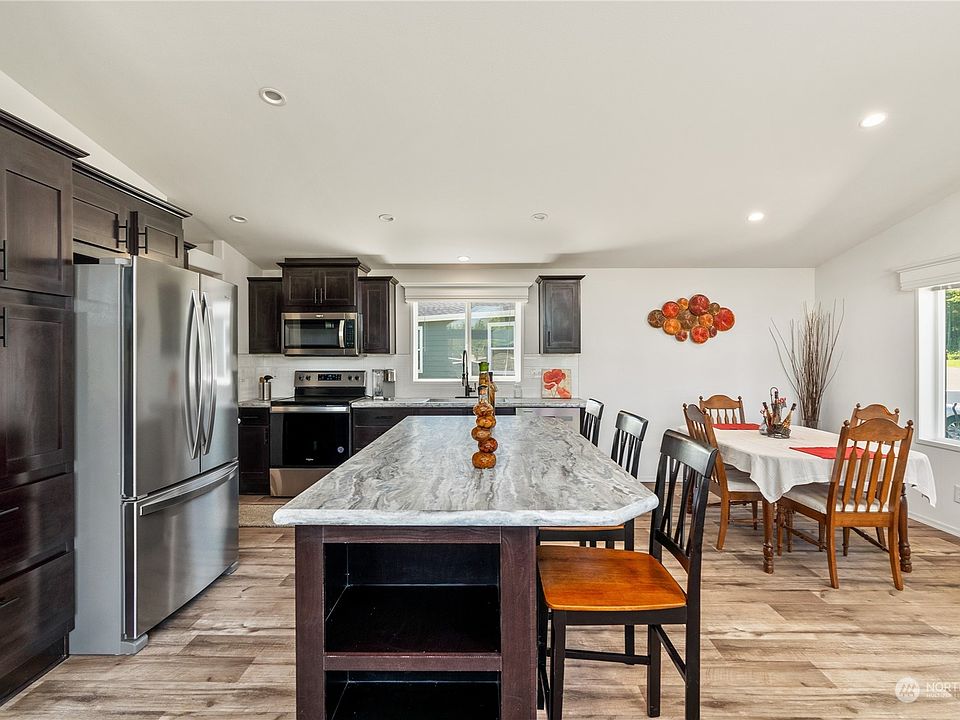 1019 Stanford Dr Cosmopolis WA Zillow