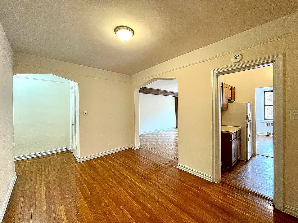 1st image of 1001 Avenue H #B3