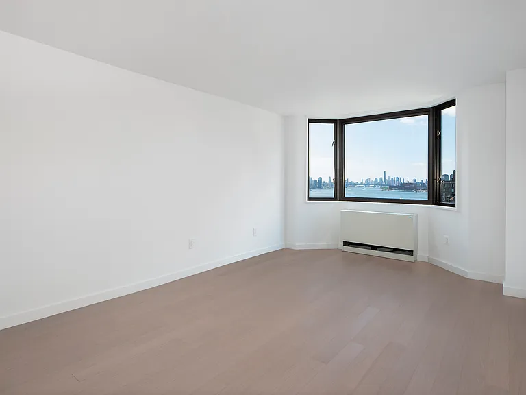 429 E 52nd St #21F — Photo 3