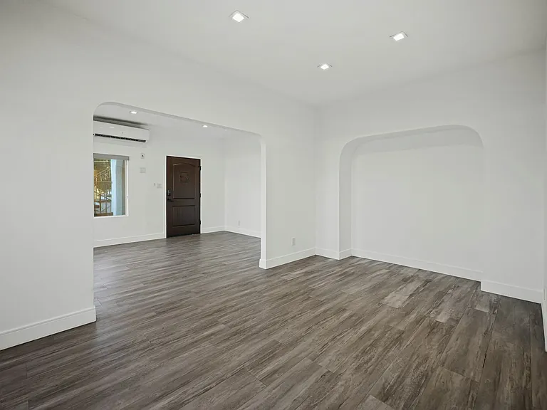 627 Brittania St #629 — Photo 10
