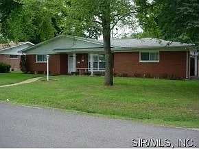 316 Southgate Dr photo 1