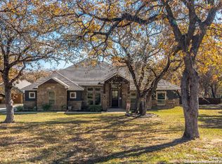 129 Crescent Rdg, Adkins, TX 78101