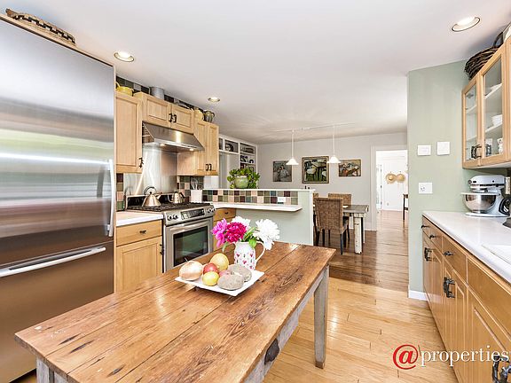Kitchen & Dining Room