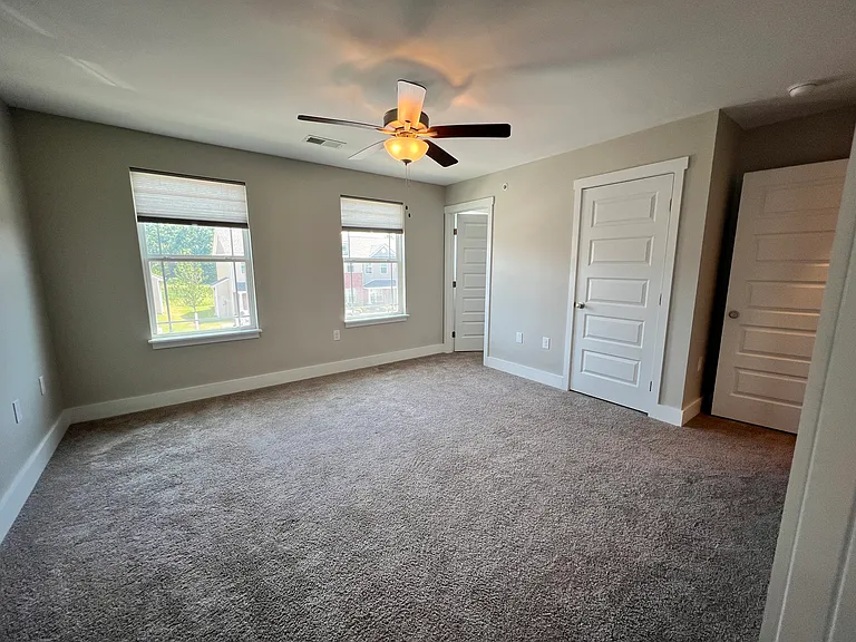 1056 Wells Way — Photo 10