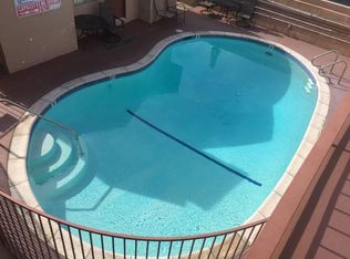 18444 Collins St APT 20, Tarzana, CA 91356