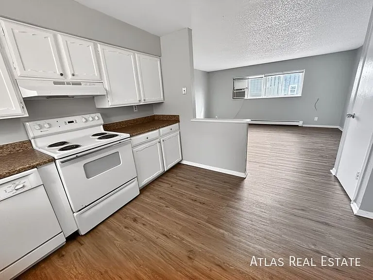 2116 Friendship Pl #4 — Photo 2