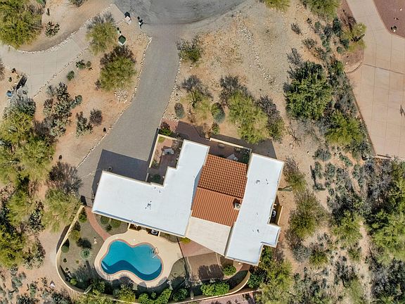 3rd image of 1230 E Placita Del Cervato