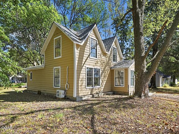 4th image of 1402 Poplar St