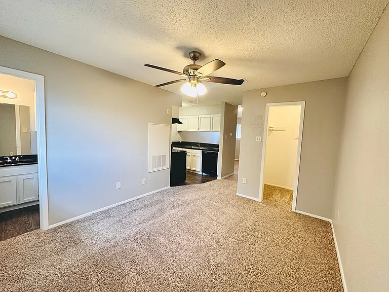 Awesome open Studio Apartments Close to Downtown — Photo 56