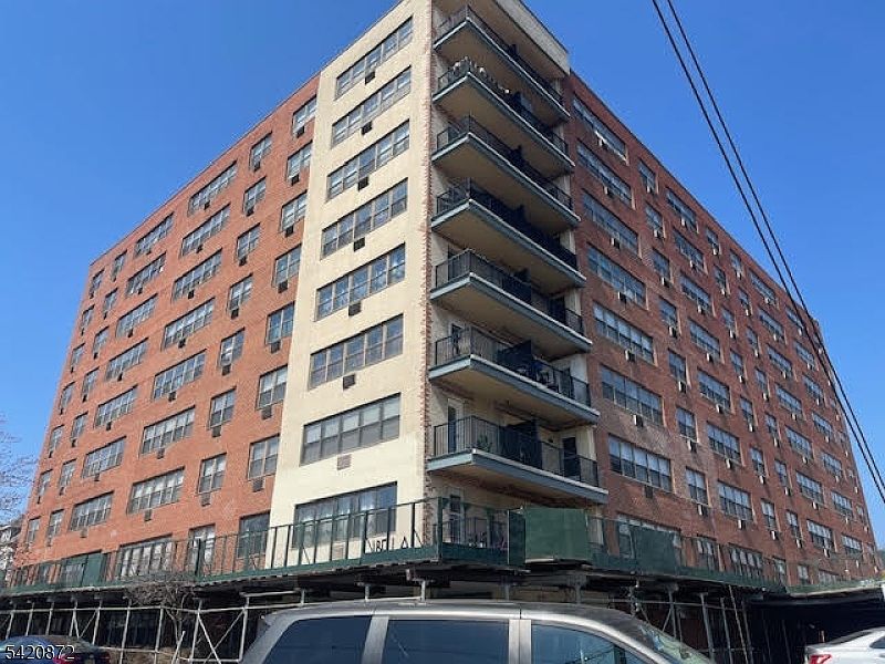 1st image of 821 Jersey Ave #7 A