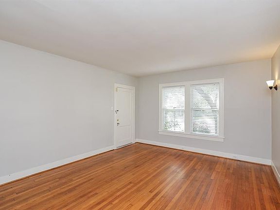 4th image of 1632 Bonnie Brae St #A