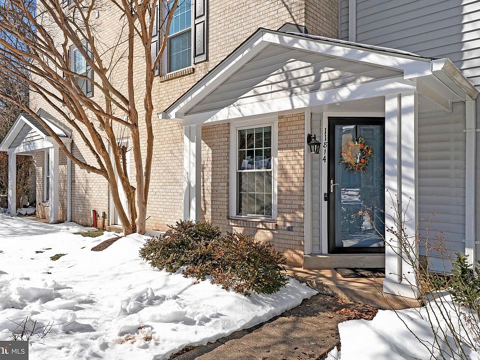 1st image of 11814 Rockaway Ln #32