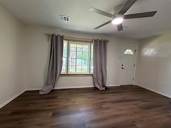4th image of 524 Georgia St