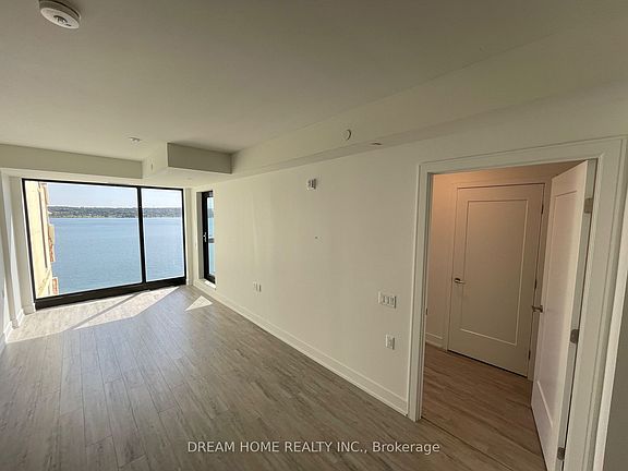 3rd image of 185 Dunlop St E #610