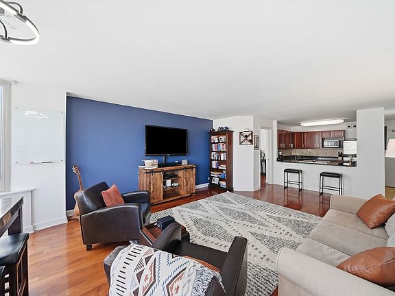 2nd image of 525 W Hawthorne Pl APT 2308