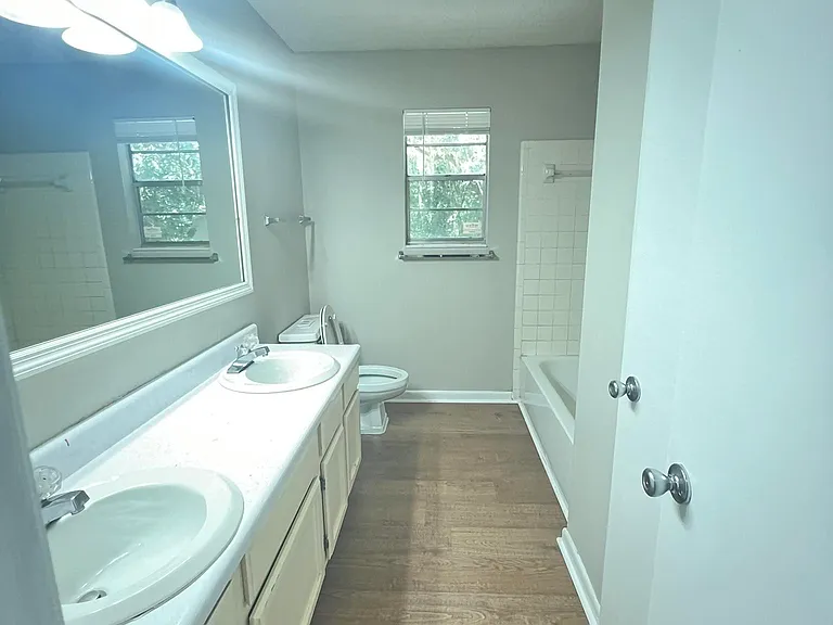 2406 Ramblewood Ct #B — Photo 9