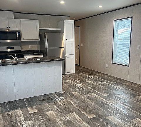 4th image of 102 N 30th St Lot 28
