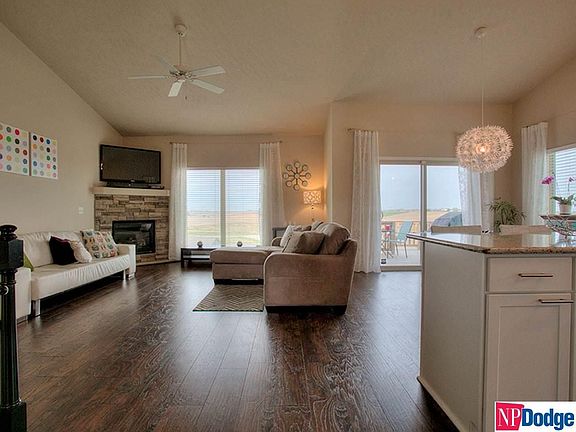 3rd image of 17658 Browne Cres