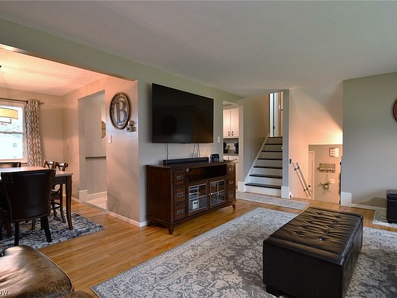 5th image of 2396 Sherwin Dr