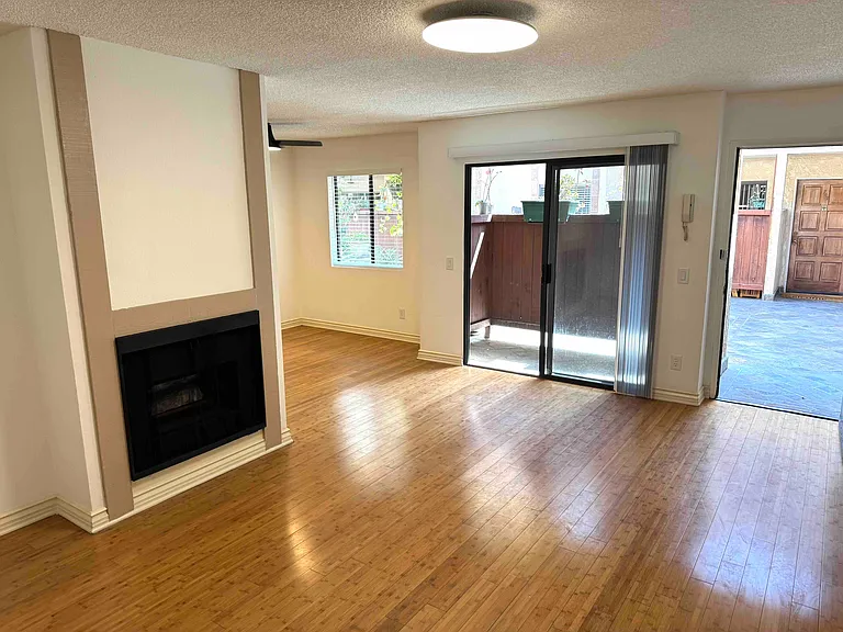 7507 W Manchester Ave #706 — Photo 2