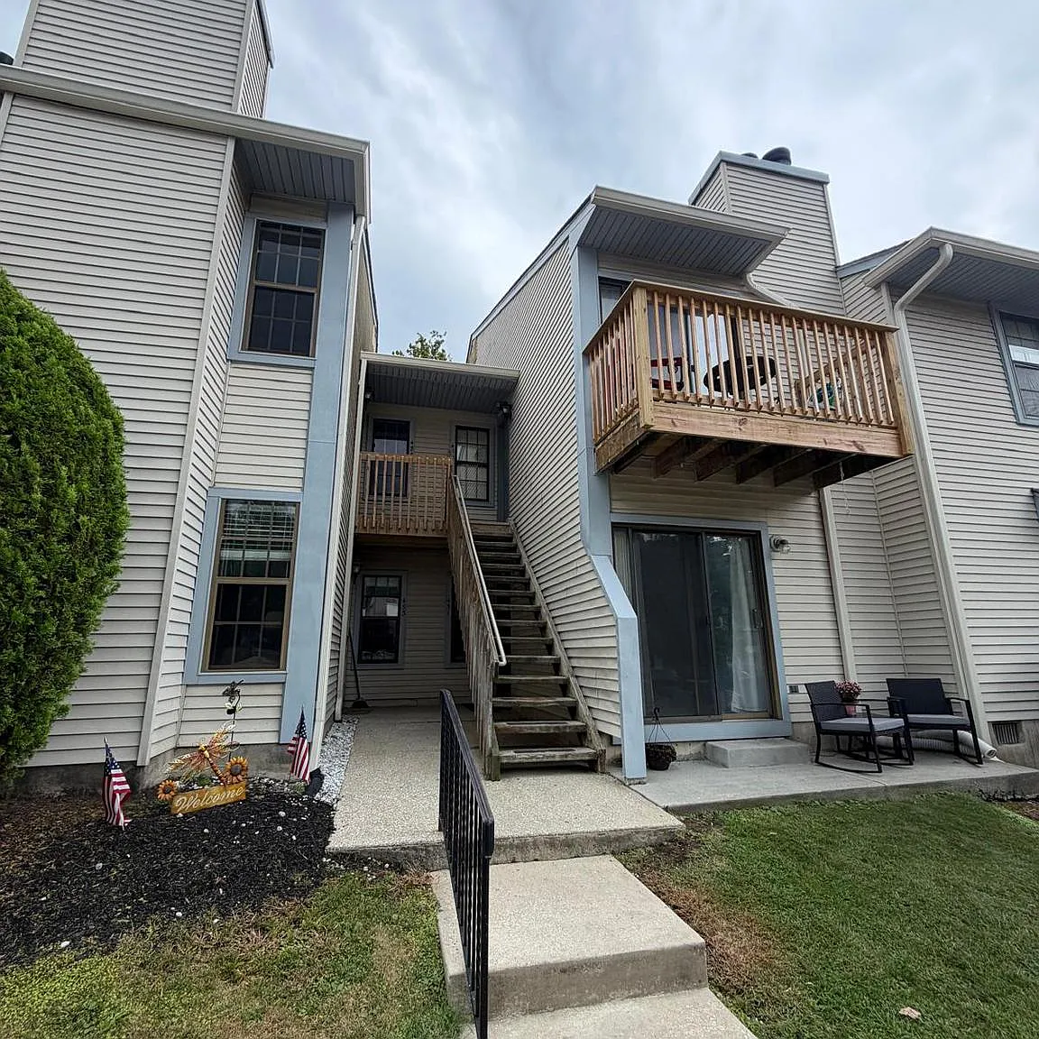 2 bed, 1031 sqft, $2,100 — Photo 1