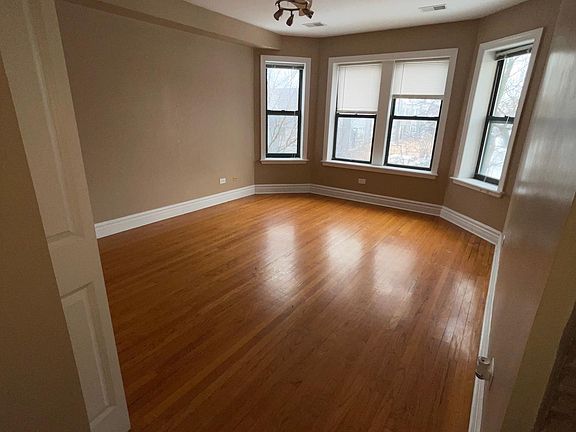 4th image of 6611 S Kenwood Ave #210