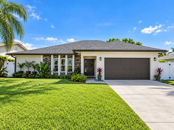 5052 Woodstone Circle N, Lake Worth, FL 33463