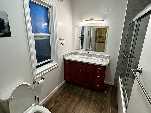 3rd image of 31 Auburn St