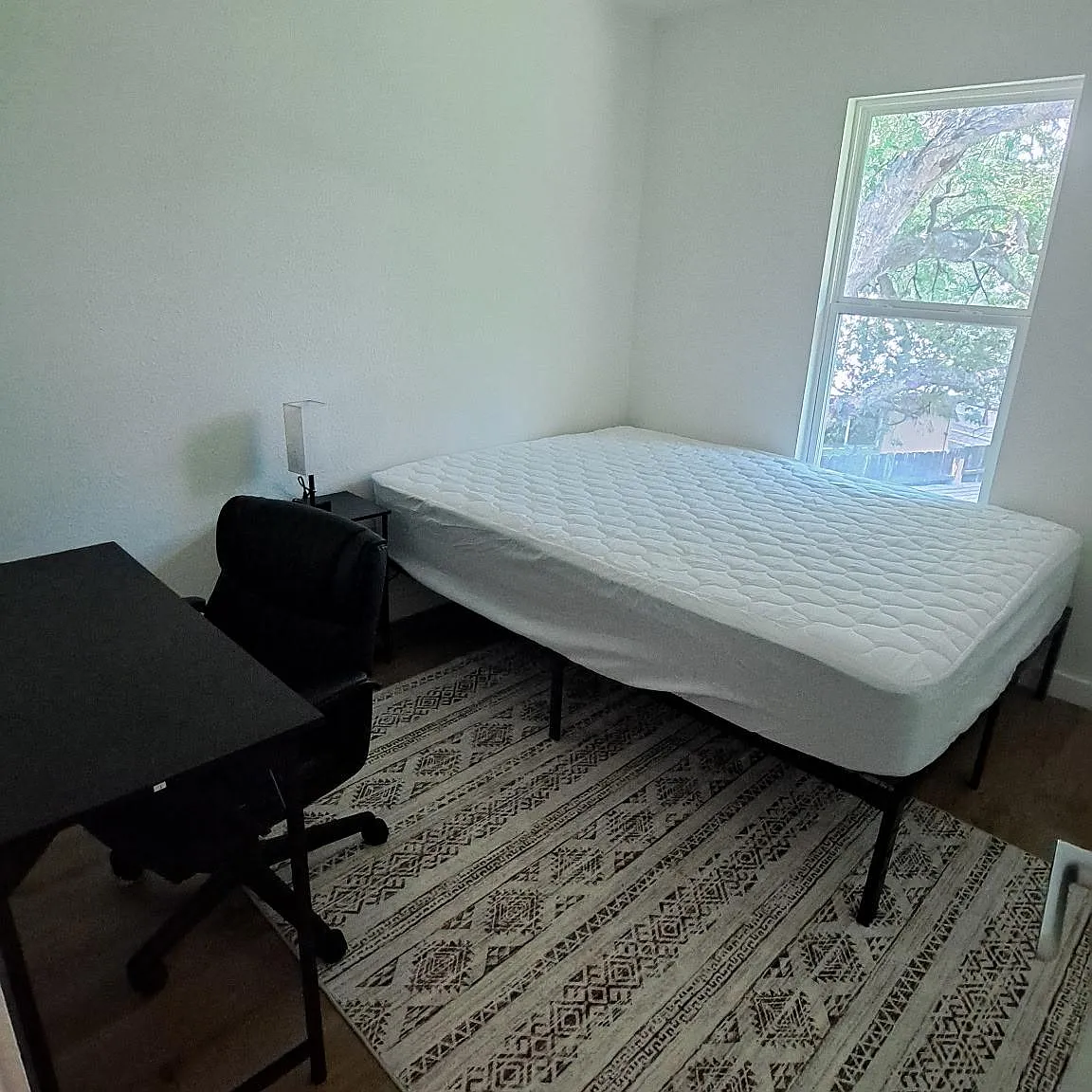 4 bed, 2.0 bath, 1560 sqft, $1,018 — Photo 1