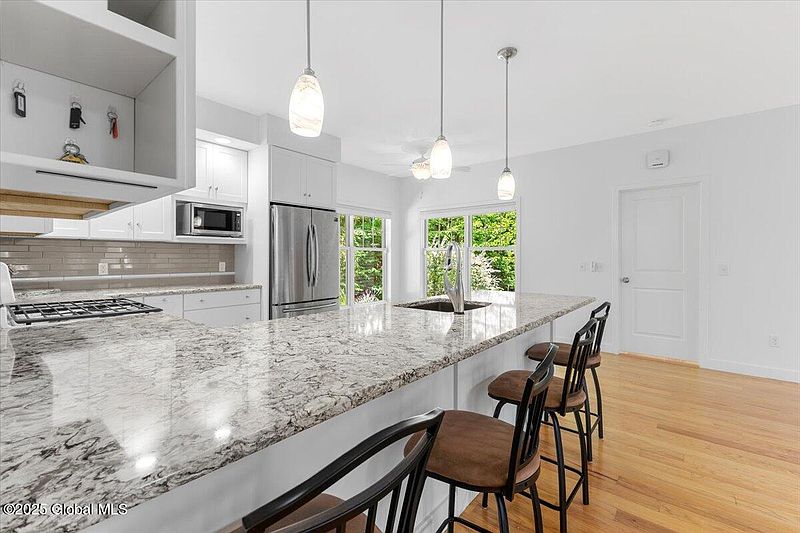 4th image of 38 Cooper Street
