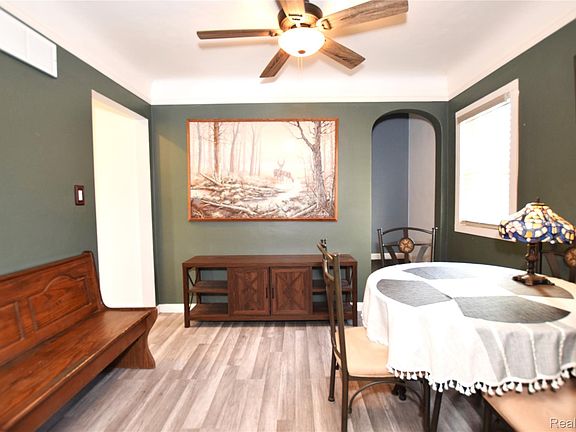 2nd image of 4133 Custer Ave