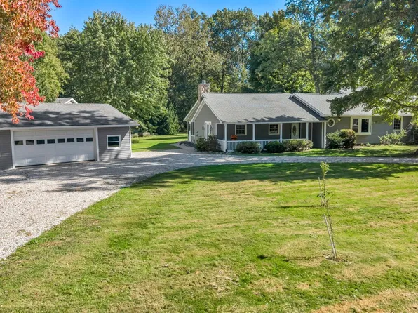 9363 Rawiga Rd, Seville, OH 44273