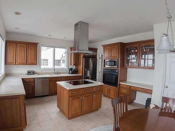 Open Kitchen & Dining Area