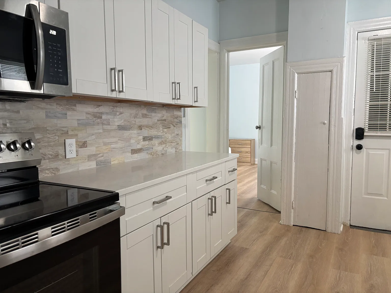 3 bed, $2,235 — Photo 3