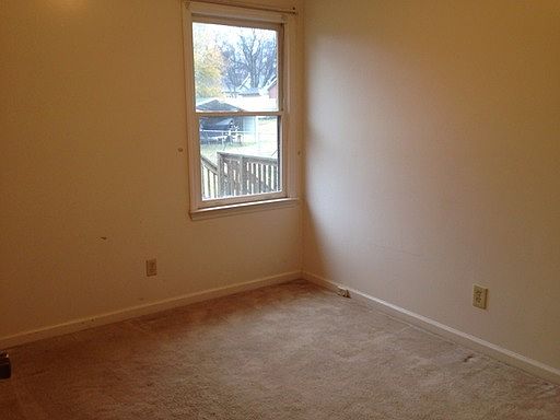 5th image of 815 Vance St