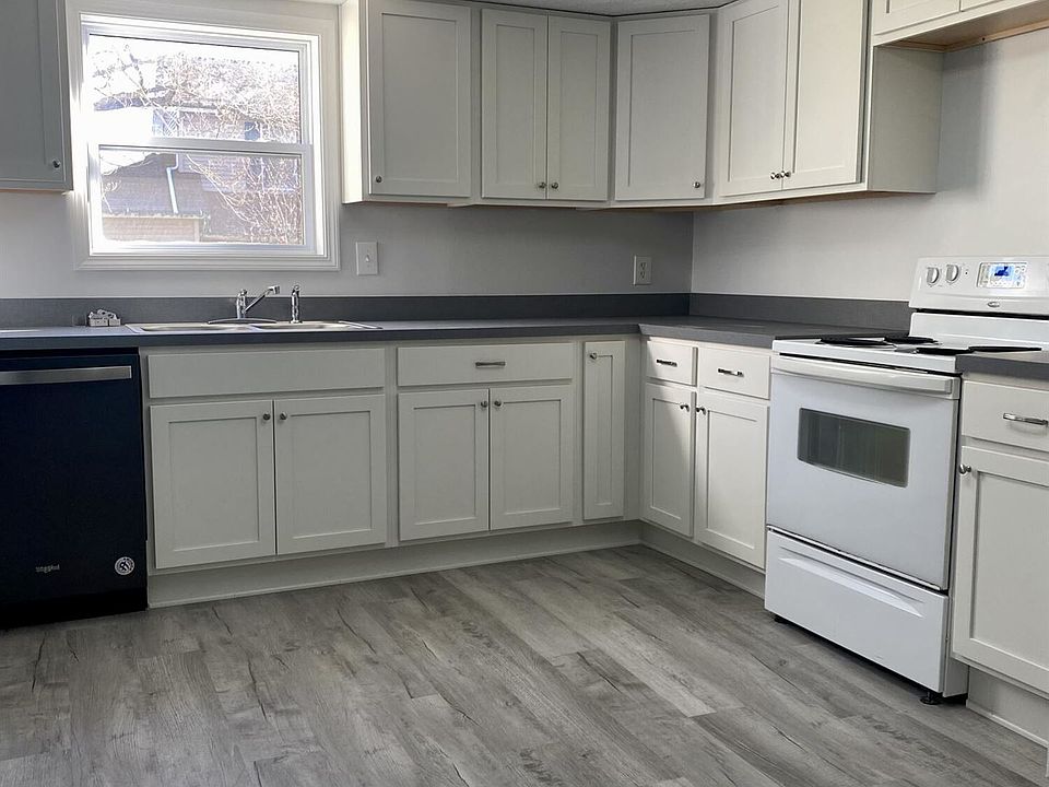 1st image of 616 E 4th St