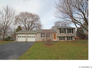 64 Overland Trl, West Henrietta, NY 14586
