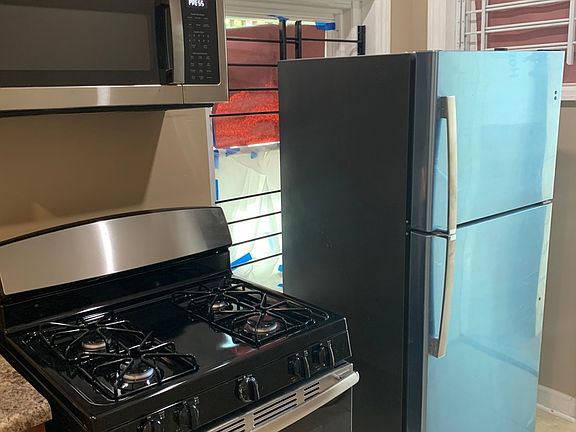 5th image of 5642 S Loomis Blvd #1