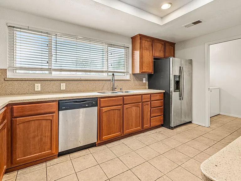 8766 Glenira Ave — Photo 8