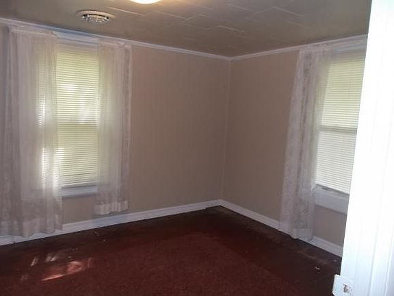 5th image of 141 Plazz Ave
