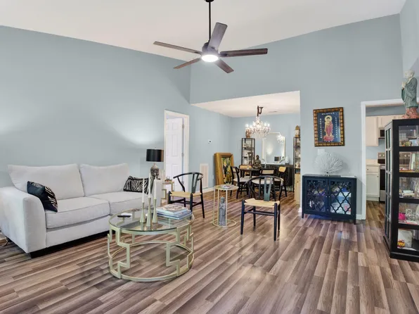 448 Deerwood St APT 6F, Columbia, SC 29205