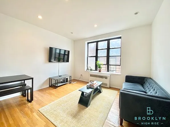 1738 Union St APT 4C, Brooklyn, NY 11213