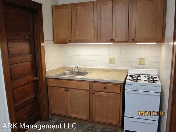 4th image of 812 E Center St #2