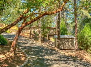 621 Long Way, Ashland, OR 97520