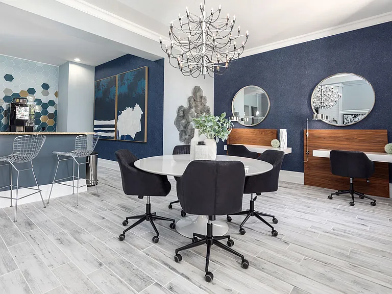 Luxe at 1820 — Photo 11