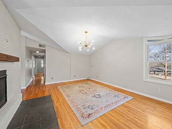 3rd image of 115 W 96th St