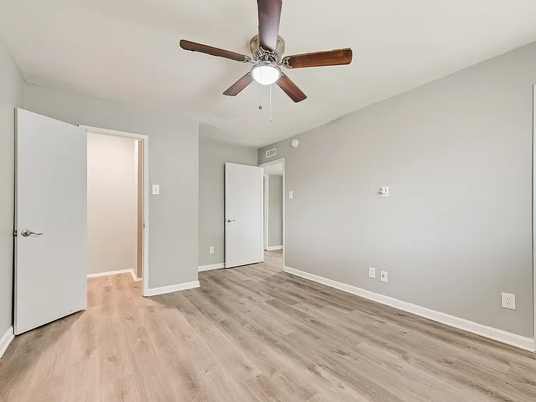 5010 Wildbriar Dr — Photo 13