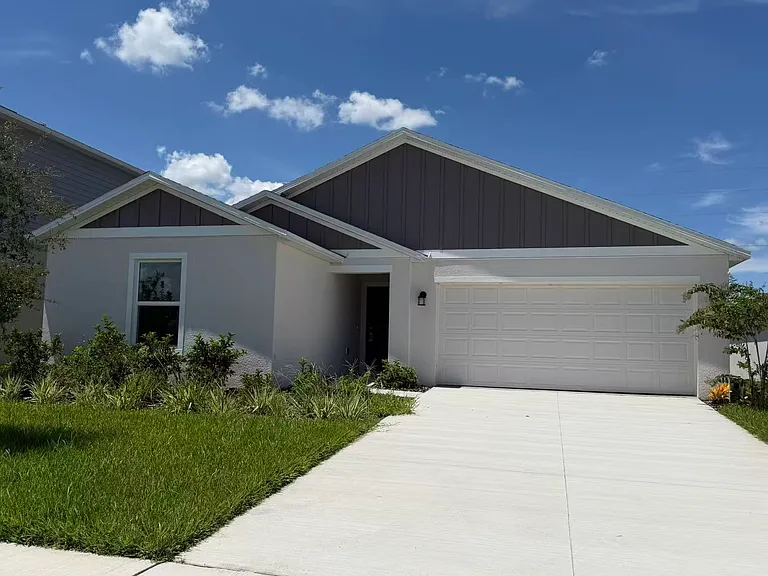 391 Artemis St — Photo 6