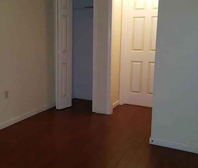 915 Decatur St #F — Photo 9