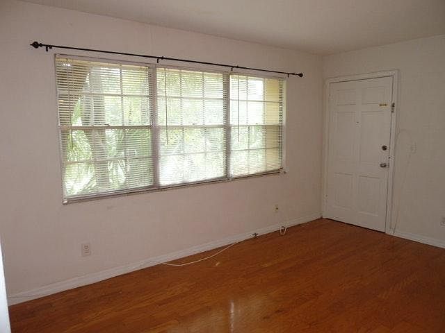 2nd image of 3221 W Swann Ave APT 9